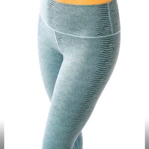 ZYIA Light Teal Everglades Supreme Hi-rise7/8 24” Alligator Animal PrintLegging